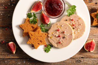 kaz ciğeri zencefilli kek ile görev yaptı.