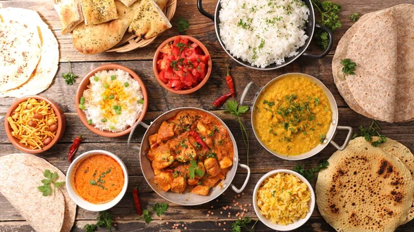 Разнообразные Индийские Продукты Питания Деревянном Фоне — стоковое фото