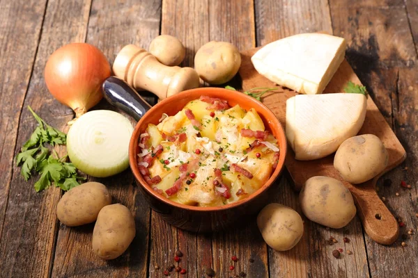 Tartiflette Ofenkartoffeln Mit Sahne Speck Und Käse — Stockfoto