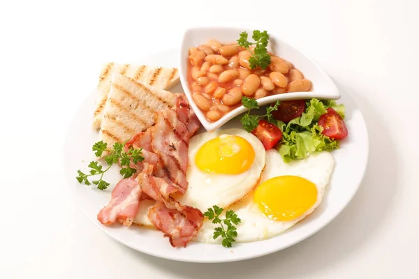 Engels ontbijt op houten tafel — Stockfoto