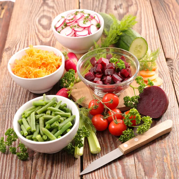 Salade Légumes Sur Table Bois — Photo