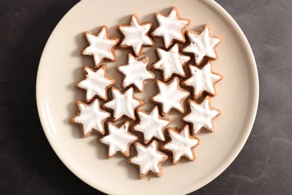 Jul Pepparkakor Dekorerad Med Grädde — Stockfoto