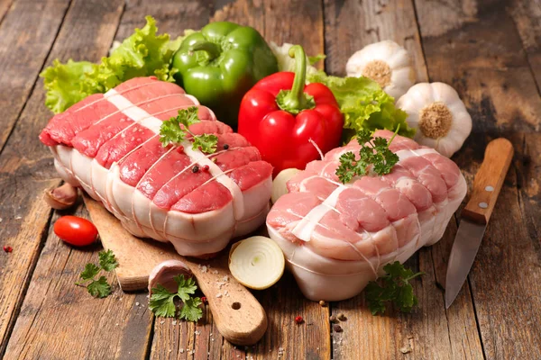 Carne Assada Crua Preparada Para Cozinhar — Fotografia de Stock