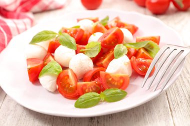 salata domates ve mozzarella, görünümü kapatın