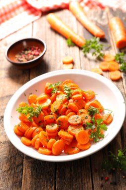 maydanoz ile ızgara havuç