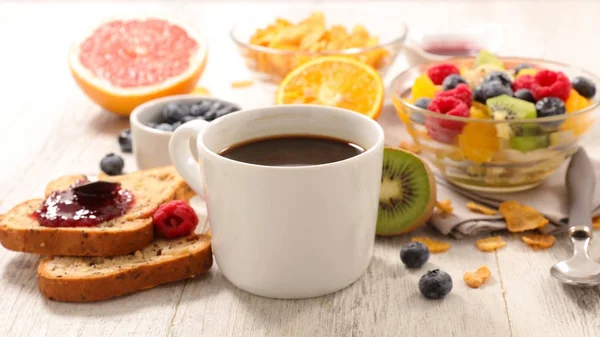 Traditionelles Frühstück mit Haferflocken — Stockfoto