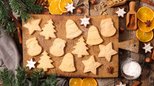 Geleneksel Noel çerezleri ans baharat