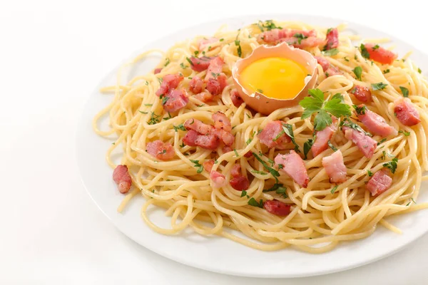 Carbonara Espaguetis Con Huevo Trozos Tocino — Foto de Stock