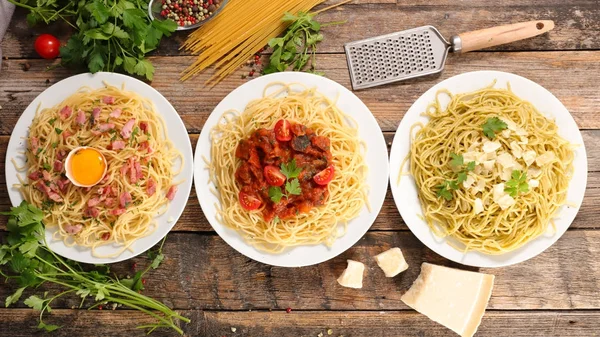 Spaghetti Mit Traditioneller Italienischer Sauce — Stockfoto