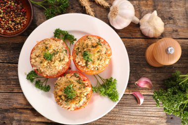 sığır eti ile pişmiş domates