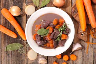 havuç ile sığır eti güveç