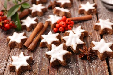 Geleneksel Noel çerezleri ans baharatlar. Neşeli Noel arka plan