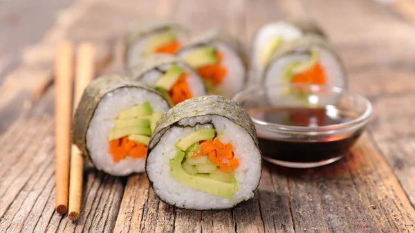 Sushi och sojasås — Stockfoto