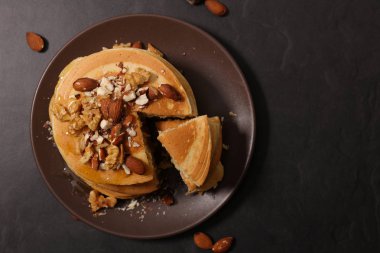 Fındıklı, iştah açıcı ev yapımı kek görünümü kapatın