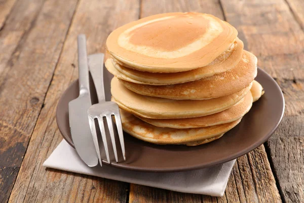 Stack Pannkaka Träbord — Stockfoto