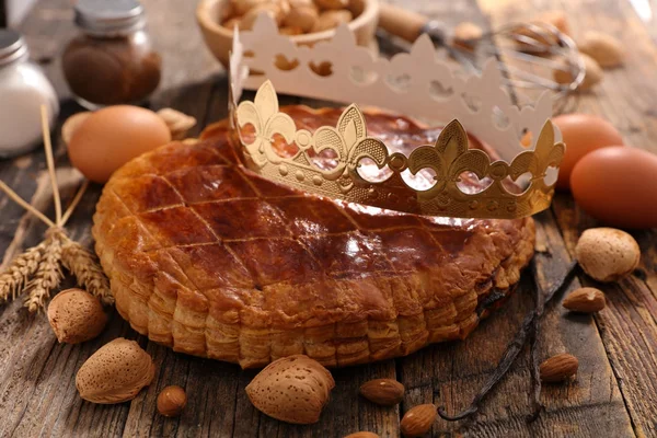 Gâteau Épiphanie Couronne Sur Table Bois — Photo