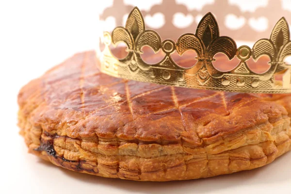 Gâteau Isolé Sur Blanc Avec Couronne — Photo