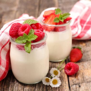 yoğurt ve meyve gözlük 