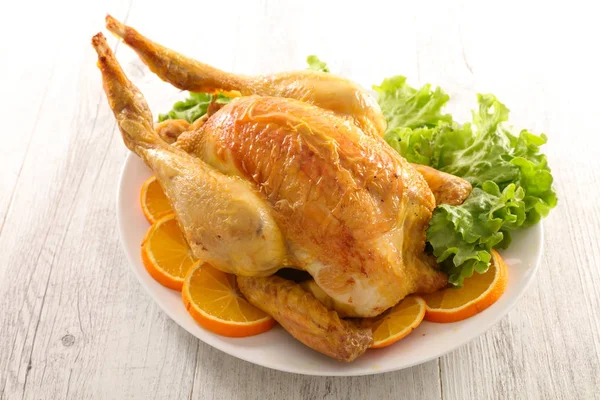 Poulet Rôti Avec Salade Orange — Photo