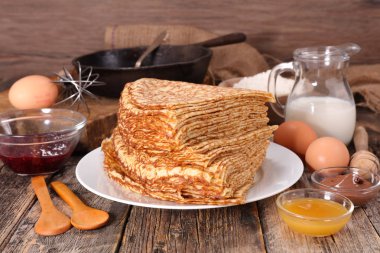 malzemelerle krep yığını