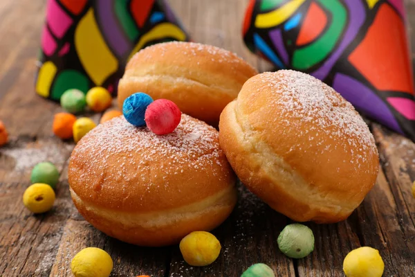 Donuts Met Carnaval Decoratie — Stockfoto