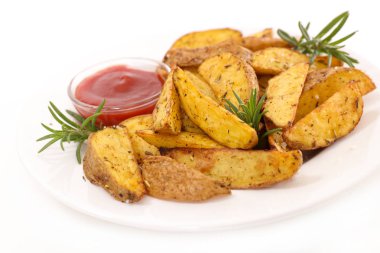 patates kızartması ve ketçap beyaz izole