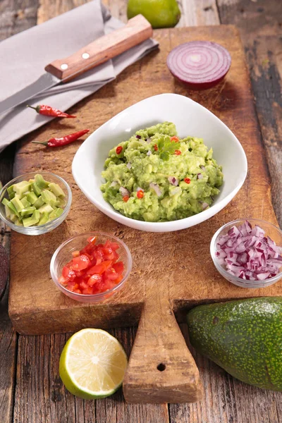 Fából Készült Asztal Alapanyagokból Guacamole — Stock Fotó