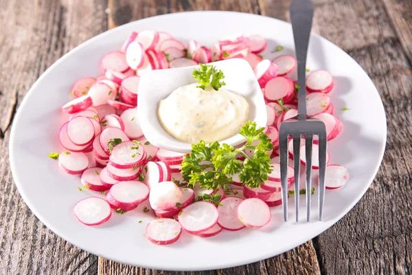 Fresh Radishes Salad Plate Table — Stock Photo, Image