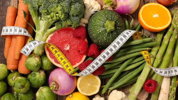 Nahaufnahme Von Frischem Obst Und Gemüse Maßband — Stockfoto