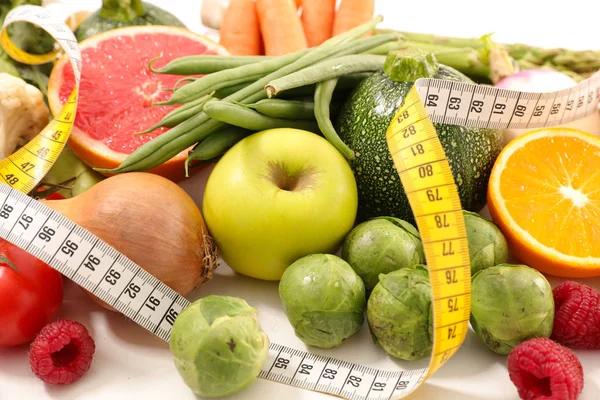 Close View Fresh Fruit Vegetables Measuring Tape — Stock Photo, Image