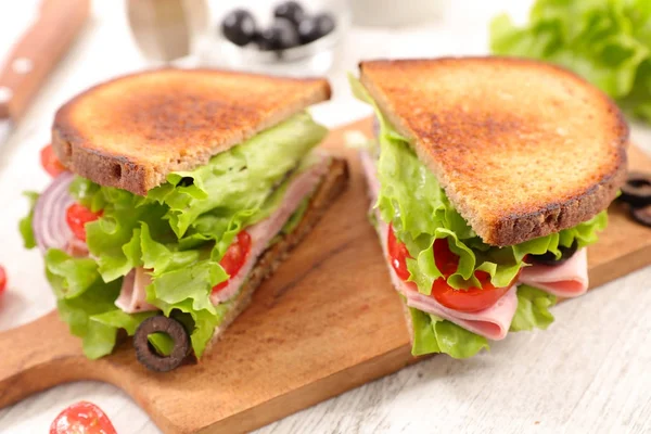 Sandwich Met Sla Ham Close — Stockfoto