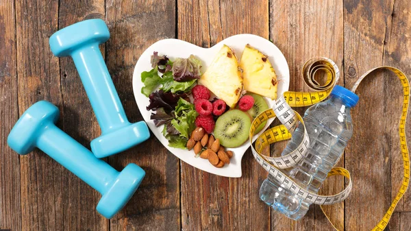 Schüssel Mit Frühstück Und Wasserflasche Mit Maßband Und Kurzhanteln Gesundes — Stockfoto