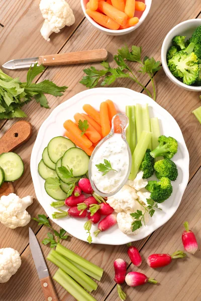 Assiette Avec Apéritif Végétarien Sain Sur Table Bois Concept Régime — Photo