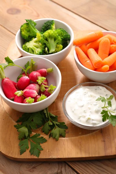 Bowls Vegetables Yogurt Sauce Wooden Table — Stock Photo, Image