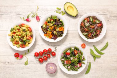 sebze salatası kaseler yelpazesi