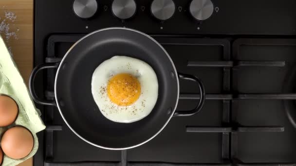 Жареное Яйцо Кастрюле — стоковое видео