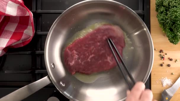 黄油煎牛肉 — 图库视频影像