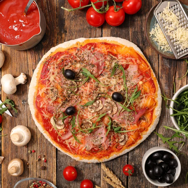 Top View Pizza Ham Mushrooms Tomato Sauce Olives Cheese Arugula — Stock Photo, Image