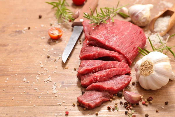 Raw Beef Rosemary Garlic Different Spices Wooden Table — Stock Photo, Image