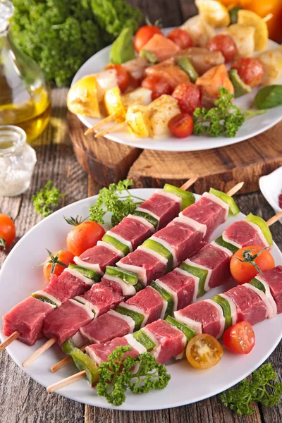 Raw Kebabs Beef Bell Pepper White Plate — Stock Photo, Image