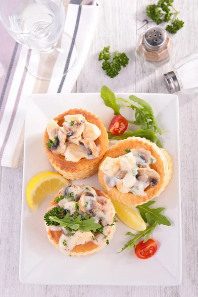 Baked Filling Puff Pastry Served Mushrooms Herbs Lemon White Plate — Stock Photo, Image