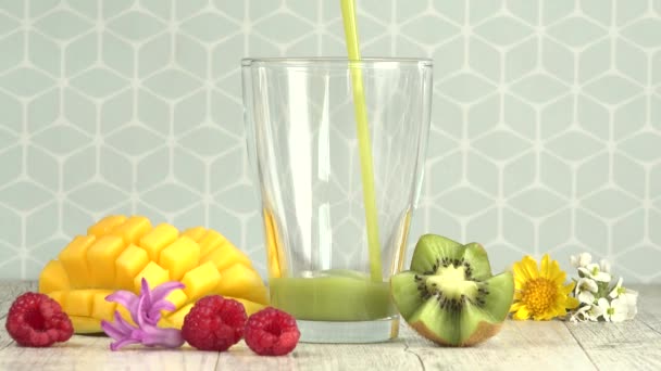 Vidro Smoothie Fresco — Vídeo de Stock