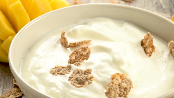 Corn Flakes Mango Falling Fresh Greek Yogurt — Stock Video