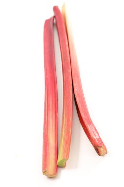 Olgun ravent izole üzerinde beyaz arka plan kaynaklanıyor