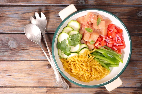 Grondstoffen Voor Pasta Pan Houten Achtergrond — Stockfoto