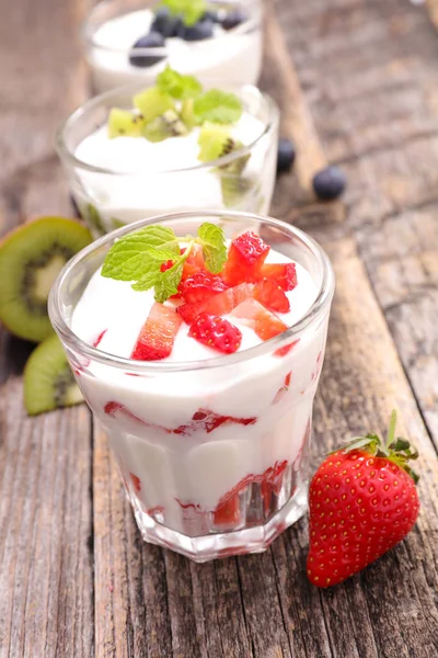 Postres Dietéticos Con Frutas Bayas Primer Plano — Foto de Stock