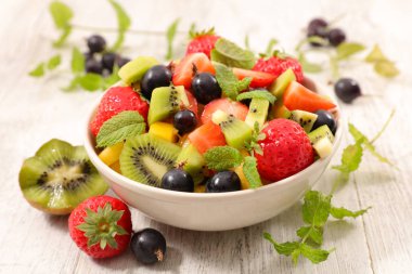 lezzetli taze meyve salatası kase, Görünümü Kapat 