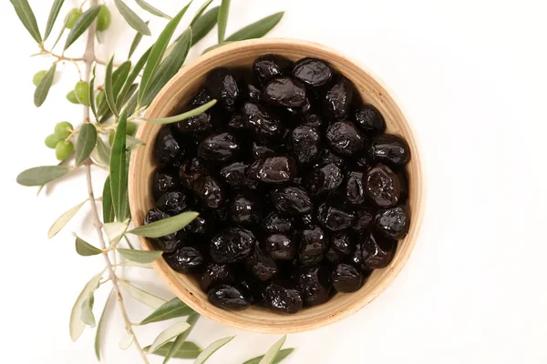 Aceitunas Negras Tazón Con Rama Árbol — Foto de Stock