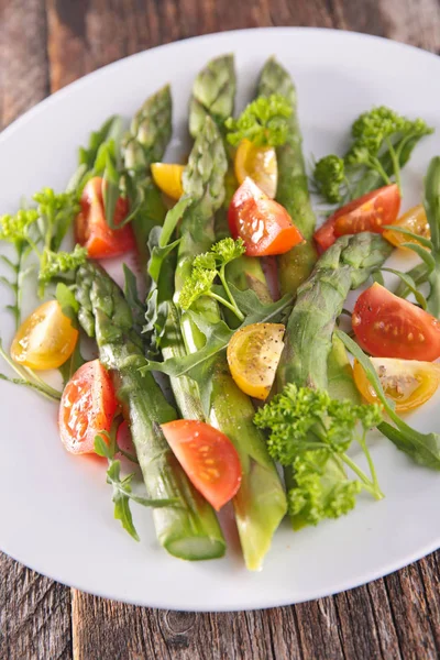 Asparagus Tomatoes White Plate Close — Stock Photo, Image