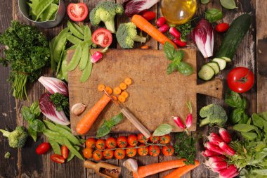 çiğ sebze ve kesme tahtası ahşap tablo 